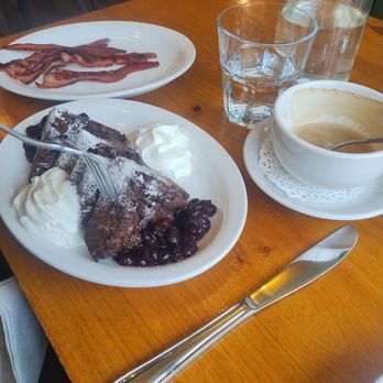 Rosales diner - Croissant french toast and bacon - Diners Near Me - Hamilton, Ontario