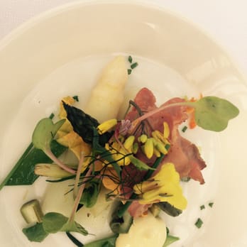 De Kas - White and green asparagus with lamb - Modern European Near Me - Amsterdam, New Hampshire De Kas - White and green asparagus with lamb - Modern European Near Me - Amsterdam, New Hampshire