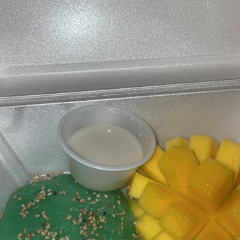 Eat Fine Design By Khun Kung - Sweet sticky rice w mango - Caterers Near Me