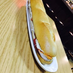 Bar Romantic - Bocata de lomo, queso y tomate
