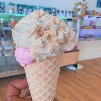 Sugarland Candy & Ice Cream - Salted Carmel truffle and fruity pebble's ice cream - Candy Stores Near Me - Destin, Florida Sugarland Candy & Ice Cream - Salted Carmel truffle and fruity pebble's ice cream - Candy Stores Near Me - Destin, Florida