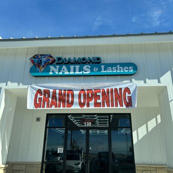 Diamond Nails & Lashes - Outside - Nail Salons Near Me - Bakersfield, California