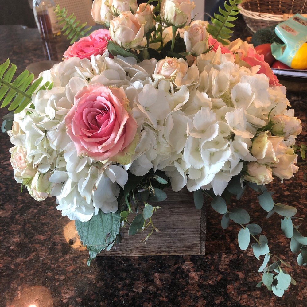 Center piece for table. Center piece for table.