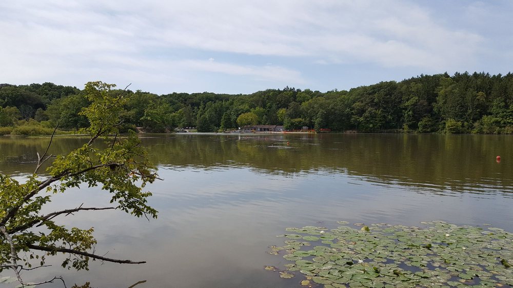 HINCKLEY LAKE BOATHOUSE Updated September 2024 28 Photos & 12