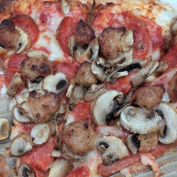 Porky's Pizza - Sausage, mushroom & pepperoni - Pizza Near Me - Anaheim, California