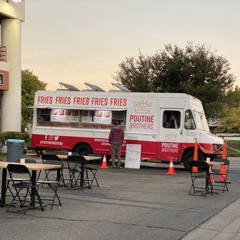 Poutine Brothers - Poutine brothers truck - Poutineries Near Me Poutine Brothers - Poutine brothers truck - Poutineries Near Me