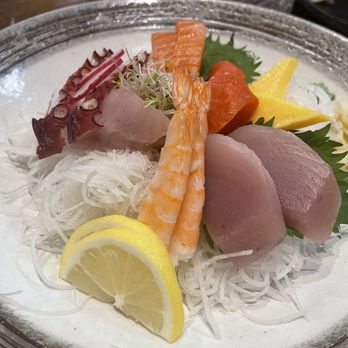 Mr. Sushi Lonsdale - Chirashi bowl - Japanese Near Me - North Vancouver, British Columbia