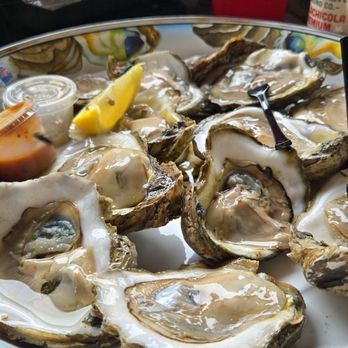 Florida Cracker Oyster Bar & Grill - Seafood Near Me - Keystone Heights, Florida