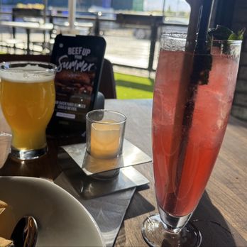 Yard House - Hazy and a mocktail - American Near Me - Sparks, Nevada