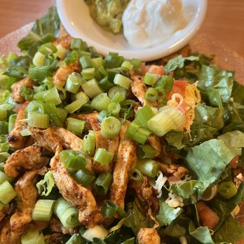 Agave Azul - Grilled chicken salad - Mexican Near Me - Gresham, Oregon