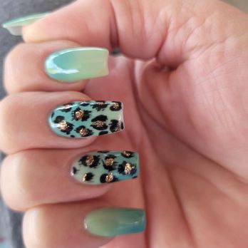 Ivy Nails - Beautiful animal print ombre by Vi - Nail Salons Near Me - San Diego, California