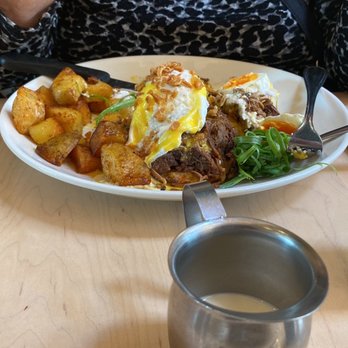 Lady Marmalade - Eggs Benedict with beef - Breakfast & Brunch Near Me - Toronto, Ontario