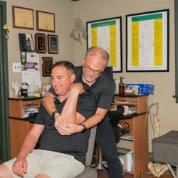 Main Street Chiropractic - Extremity sports shoulder adjustment treatment