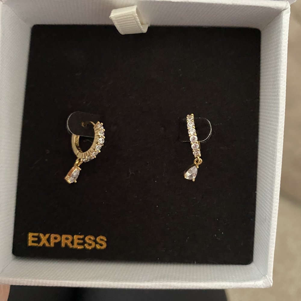 Express - Earrings - Women's Clothing Near Me - Hoover, Alabama Express - Earrings - Women's Clothing Near Me - Hoover, Alabama