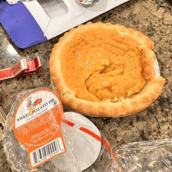 Barbecue Kitchen - Molded pie with wrapper