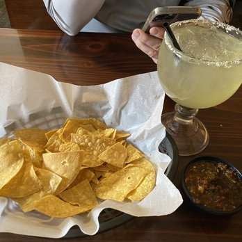 Casa Sanchez - Chips, salsa & margarita - Mexican Near Me - Los Angeles, California