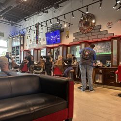 Juniors Barbershop and Co - Barbershop
