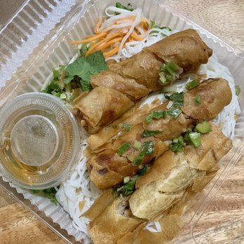 Viet Noms - Imperial rolls vermicelli - Vietnamese Near Me - Livermore, California Viet Noms - Imperial rolls vermicelli - Vietnamese Near Me - Livermore, California