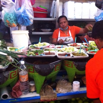 Pasillo de las Carnes - Los puestos con guacamole, salsas y verduras para asar - Butcher Near Me - Oaxaca, OAX Pasillo de las Carnes - Los puestos con guacamole, salsas y verduras para asar - Butcher Near Me - Oaxaca, OAX
