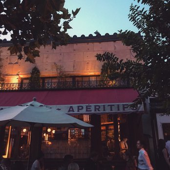 Le Diplomate - Outside on summer evening. - Brasseries Near Me - Washington, DC, District of Columbia