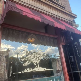 Black Mountain Wine House - Wine Bars Near Me - St. Louis, Missouri
