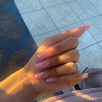 Circle A Nails And Spa - Nail Salons Near Me - Redlands, California