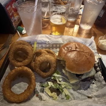 Winking Lizard - Hanson Burger - American Near Me - Peninsula, Ohio Winking Lizard - Hanson Burger - American Near Me - Peninsula, Ohio