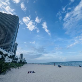 Hallandale Beach - Beaches Near Me - Hallandale Beach, Florida