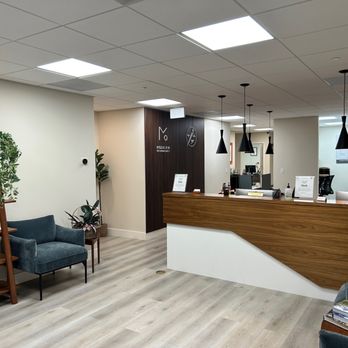 Modern Orthopedics PC - Waiting Room - Orthopedists Near Me - Los Gatos, California Modern Orthopedics PC - Waiting Room - Orthopedists Near Me - Los Gatos, California