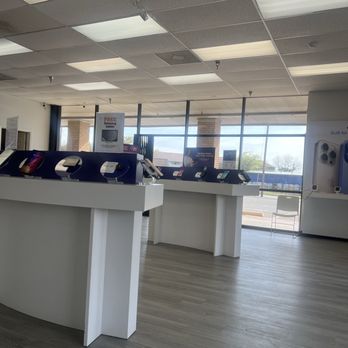 Metro by T-Mobile - Bright, clean store. - Mobile Phones Near Me - Euless, Texas