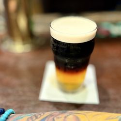 Dugan's Pub - Black & tan. Yuss!