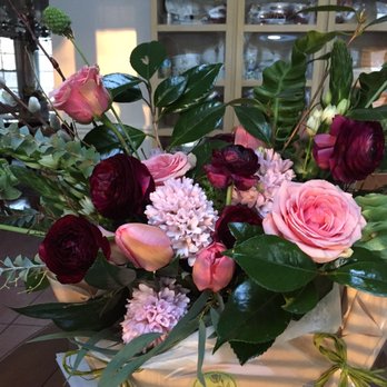 Floras Avenue - Florists Near Me - Huntington, New York