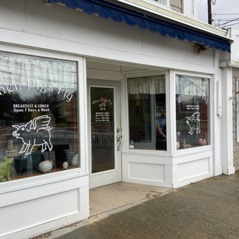 When Pigs Fly - Exterior - Breakfast & Brunch Near Me - Waterford, Connecticut