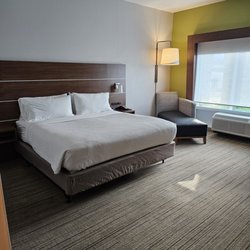Holiday Inn Express & Suites Mobile - University Area