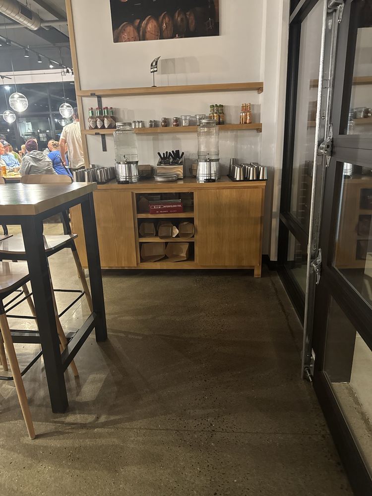 Sunriver Brewing Co - Redmond Pub