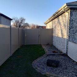 Rojas Fencing and Decking - Fence gate