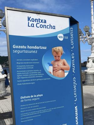 Beach of La Concha by null