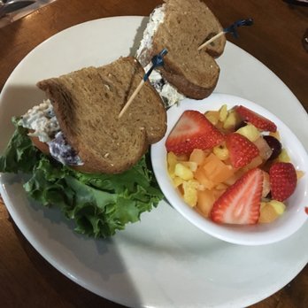 Puckett's Restaurant - Chicken salad sandwich with a side of fruit - Southern Near Me - Chattanooga, Tennessee Puckett's Restaurant - Chicken salad sandwich with a side of fruit - Southern Near Me - Chattanooga, Tennessee