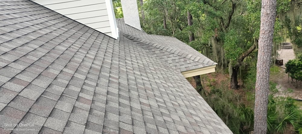 Slide of Mateo Roofing