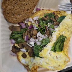 Smoothie Spot -  West Kendall - Raw onions in omelet