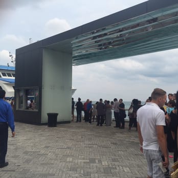 Mystic Blue Cruises - Get there 20mins before it leaves otherwise ur waiting in a queue &  miss out on sitting at the higher decks - American Near Me - Chicago, Illinois