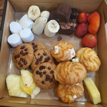 Chocolate Bar - The fruit platter - Desserts Near Me - Jacksonville, Florida