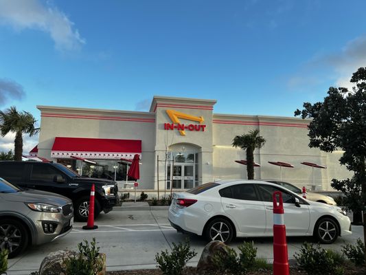 In-N-Out Burger by null