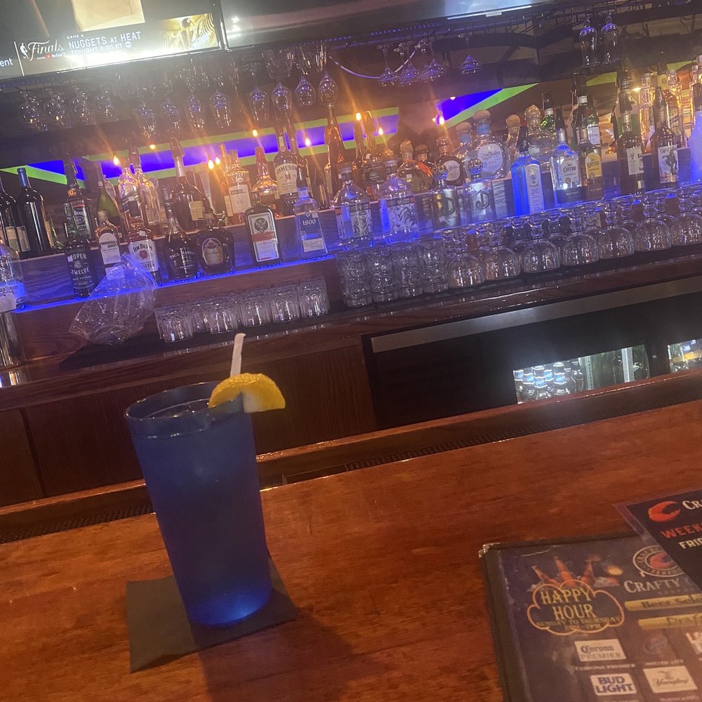Crafty Crab - Bar area - Seafood Near Me - Richmond, Virginia
