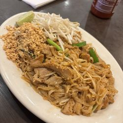 Hart C's Jumbo Steakburgers & Thai Cuisine - Pad Thai