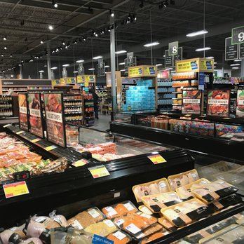 Market 32 - Grocery Near Me - Torrington, Connecticut