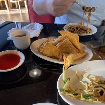 Szechuan House - Cold Noodles with Sesame Sauce, Fried Crabmeat Wonton - Chinese Near Me - Timonium, Maryland