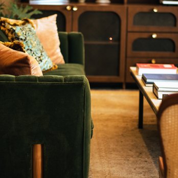 Emeline - Lobby area - Hotels Near Me - Charleston, South Carolina