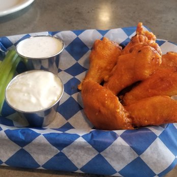 Scuttlebutt Brewing Company - Chicken wings (buffalo) - American Near Me - Everett, Washington