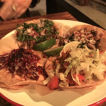 La Luna - Tacos - Mexican Near Me - Chicago, Illinois